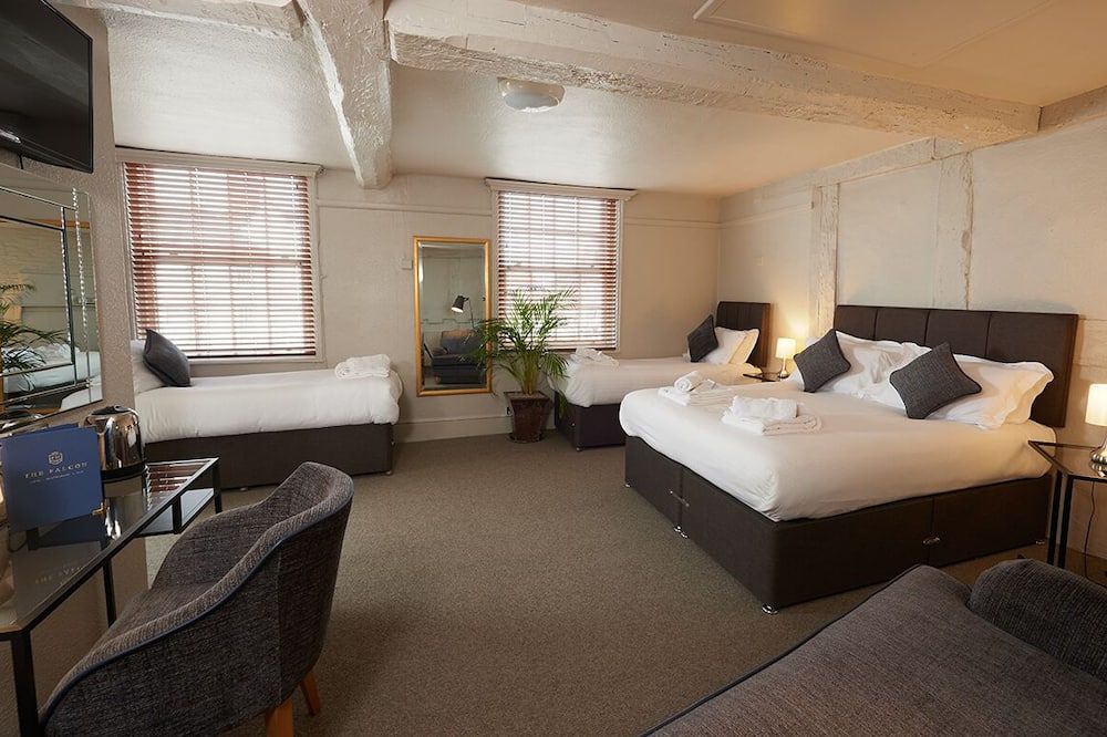The Falcon Hotel & Restaurant - Bridgnorth - Bedroom