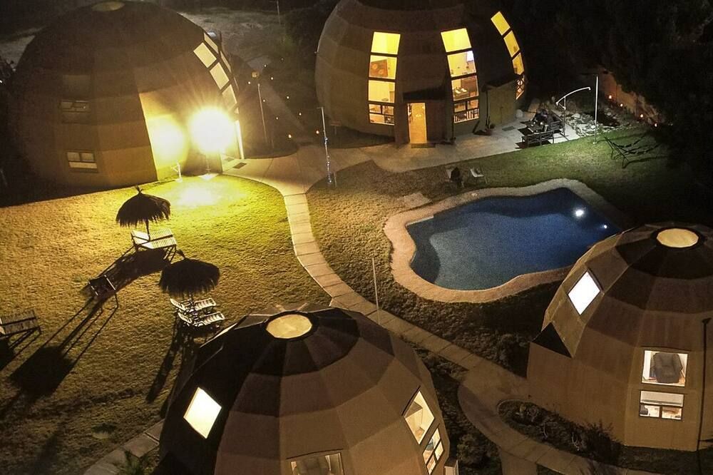 Domos Dream hotel cabañas - לה סרנה - בריכה