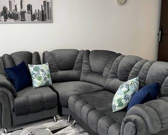 Ubicación ideal, Apartamento frente al CC Cacique - Bucaramanga - Living room