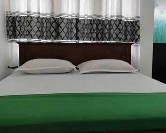 Hotel Lakeside - Anuradhapura - Habitación