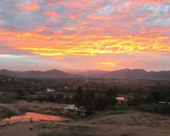 Wine Country Loft in Valle de Guadalupe located on Working Vineyard - Ejido El Porvenir - Outdoors view
