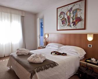 هوتل برينسيبي دي بيمونتي - ريميني - غرفة نوم