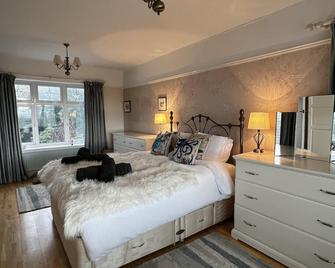 West Cross Mumbles Seaside Escape - 5 Bed House - Swansea - Habitación