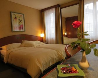 Hôtel du Port - Lausanne - Bedroom