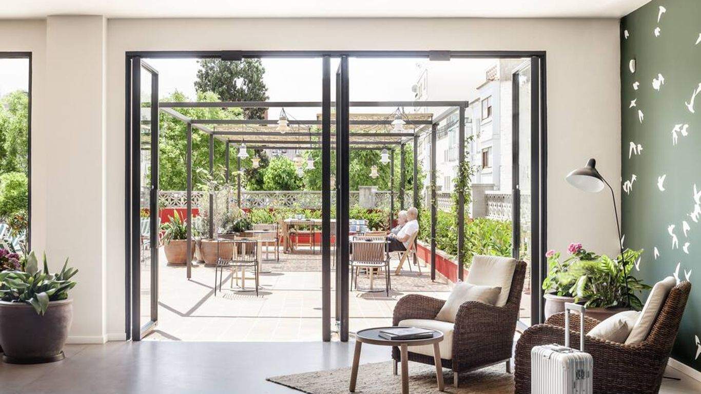 AQUA Hotel Bertran Park