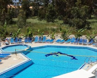 ماريانا هوتل - مدينة زاكينثوس - حوض السباحة