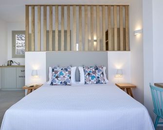Aperanto Suites - Thera - Bedroom
