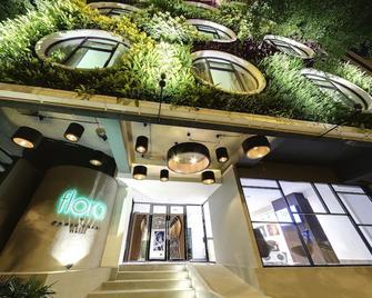 Flora by Crossroads Hotel - Kuala Lumpur - Building