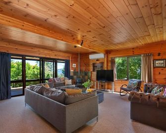 Lake Terrace Lockwood - Taupo - Living room