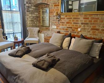 Hotel b&b altes hinterhäusel - Freiberga - Quarto