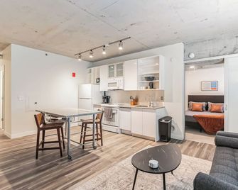 Sleek DT Cleveland Apt at City Club - Cleveland