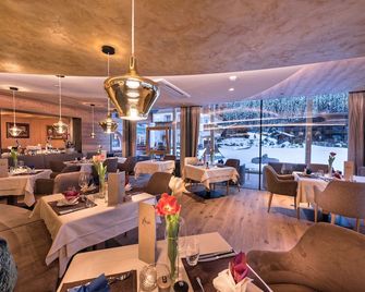 維爾波內爾美麗休閒飯店 - 塞爾瓦迪加爾代納山谷 - 餐廳