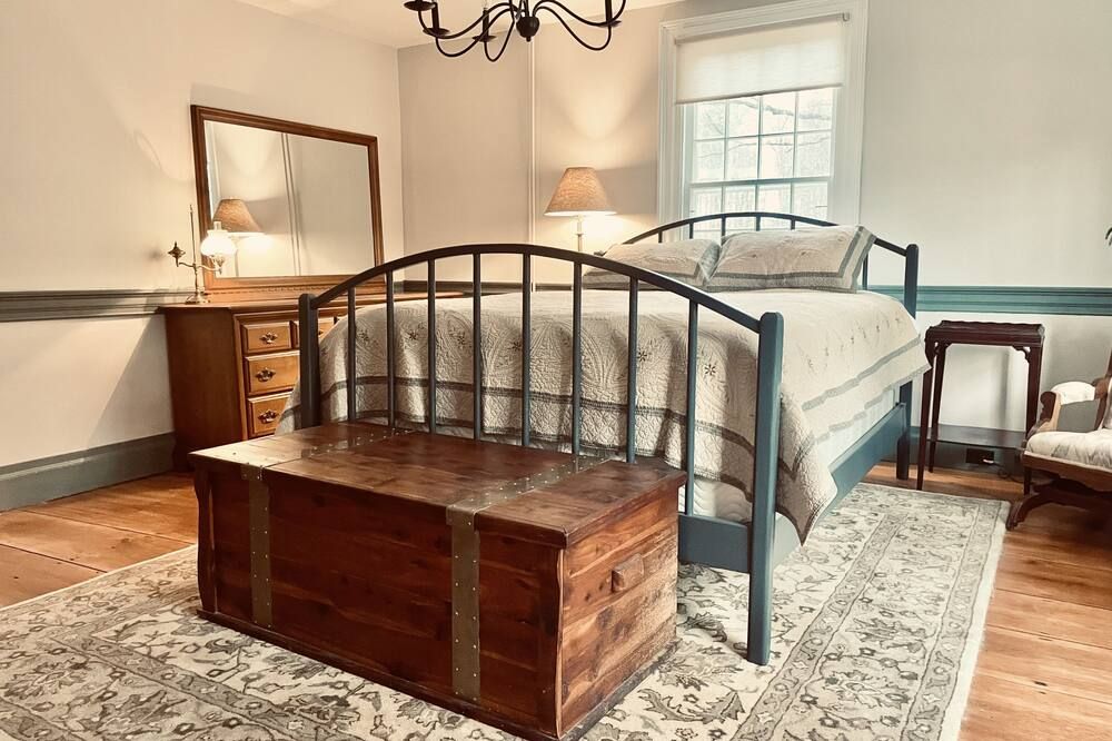 Reuben Dimond House, Renovated Historic Farmhouse in the Capital, Concord, NH. - Concord - Schlafzimmer