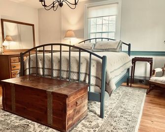Reuben Dimond House, Renovated Historic Farmhouse in the Capital, Concord, NH. - Concord - Schlafzimmer