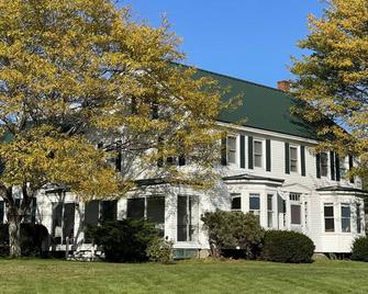 6 bedroom Historic Farmhouse w/ stunning Lakeview - Jefferson - Edificio