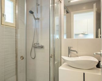 Julia's Beach Studio, Familienfreundlich - Marpissa - Bathroom