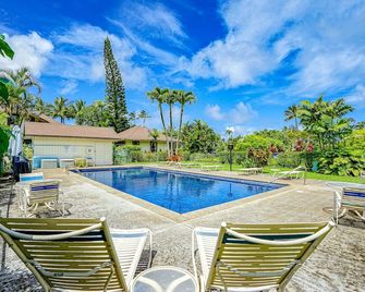 2nd floor studio with shared pool, fast WiFi, washer/dryer, and mountain view - Princeville - Basen