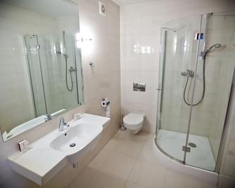 Hotel Tarnovia - Tarnów - Salle de bain