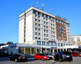 B&B HOTEL Tychy - Tychy - Building