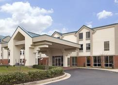 Days Inn & Suites by Wyndham Ridgeland - Ridgeland - Edifício