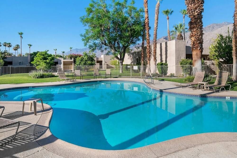 Walking Distance to Downtown 2-bedroom condo/AC/WiFi in Palm Springs - Palm Springs - Piscine