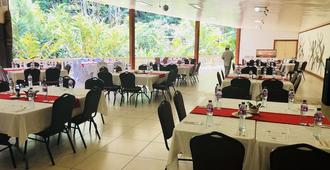 Pacific Gardens Hotel - Goroka - Restaurant