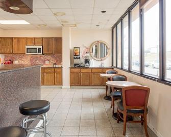 Bossier Inn & Suites Bossier City - Bossier City - Keittiö