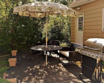 The Bungalow - Red River - Grand Forks - Patio