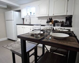 Charming Bungalow Next To Unc - Free Cruiser Bikes! - Greeley - Kitchen