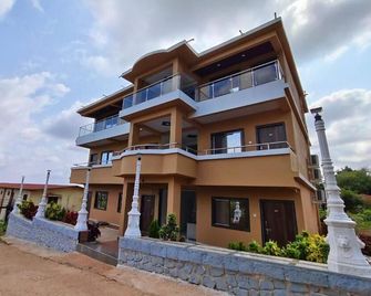 Hotel Kadam Palace - Mahabaleshwar