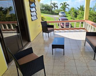 Paradise Villa Rooms - Plymouth - Balkon