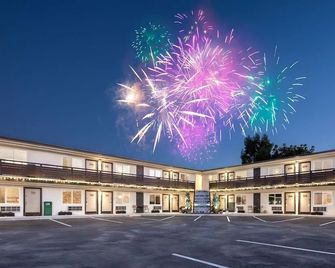 California Inn - Anaheim - Edificio
