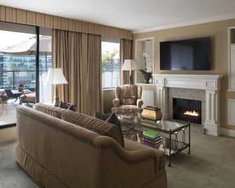 ويدج وود هوتل آند سبا - فانكوفر - غرفة معيشة