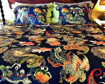 Ocean View Cabin located on Organic Coffee Farm with Hiking Trails - Makawao - Bedroom