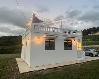 Fully equipped Studio Close to beaches - Aguadilla - Gebäude