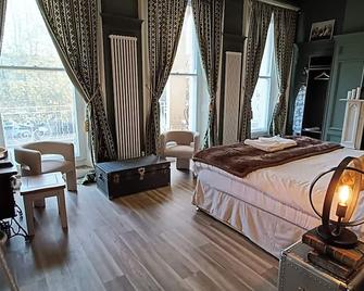 Rooms on The Prom - Cheltenham - Habitación