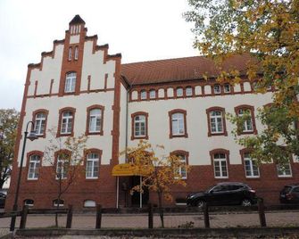 Hotel Carl Von Clausewitz - Burg bei Magdeburg - Edificio