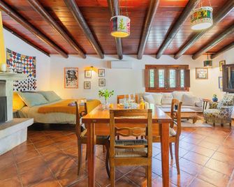 Aspromonte Yellow House - Bitonto - Essbereich