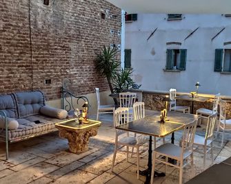 Residenza D'epoca Cavaliere - Bibbona - Innenhof