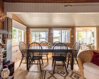 Cozy oasis by the Trent River/Rice Lake - Norwood - Restaurante