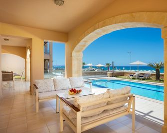 Beachfront Villa Avra With Private Swimming Pool - Kato Rodakino - Pool