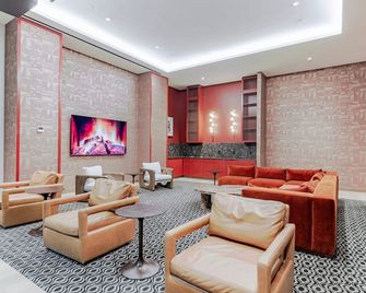 Blueground Lic Gym Wd Nr Moma Ps1 Nyc-1796 - New York - Lounge