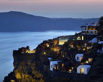 Honeymoon Petra Villas - Imerovigli - Dış görünüm