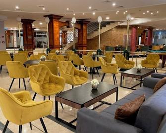 Hotel Golden Palace - Göd - Lounge