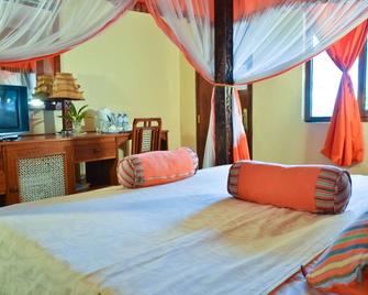 Hillpark Hotel - Tiwi Beach - Ukunda - Bedroom
