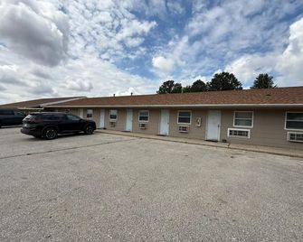 Hotel O Castle Town Ida Grove Hwy 175 - Ida Grove - Building