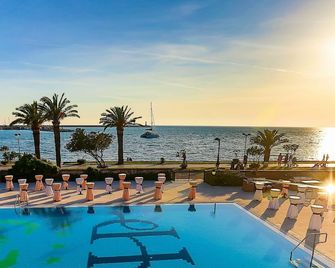 Hotel Princess - Bar - Piscina
