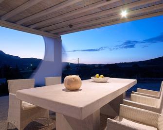 Dazzling Milos Villa | Villa Morgoth | 2 Bedrooms | Breathtaking Sea Views - Plaka - Balcony