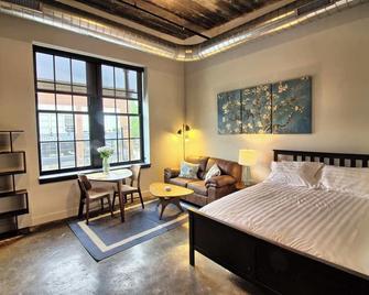 Chic Ultramodern Studio Loft w/ Designer Features - סנט לואיס - חדר שינה
