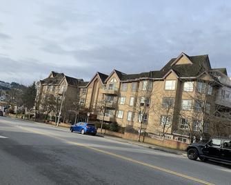 Brand new 2Bedrooms private Suite in Downtown. - Port Coquitlam - Building